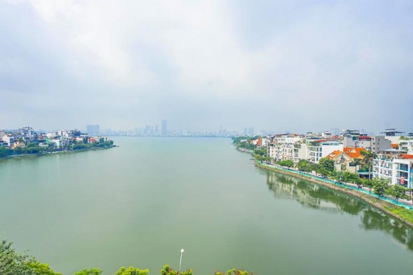 *Amazing Lakefront 02 bedroom apartment for rent in Xuan Dieu str, Tay ho*