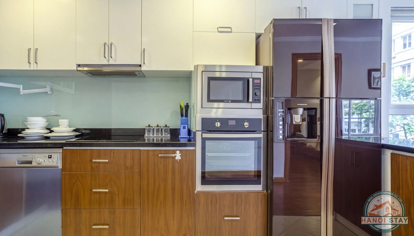 Amazing Lakefront 02 bedroom apartment for rent in Xuan Dieu str, Tay ho 1