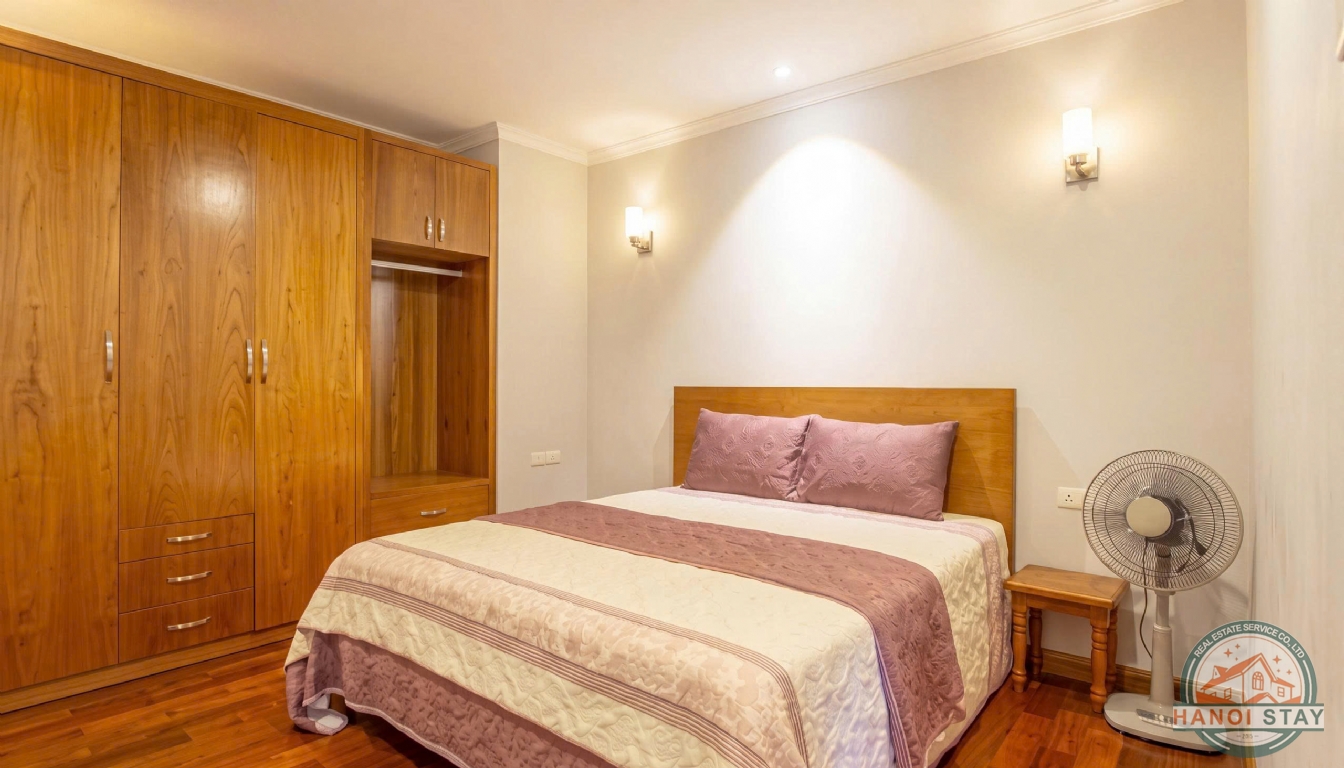 Amazing Lakefront 02 bedroom apartment for rent in Xuan Dieu str, Tay ho 3