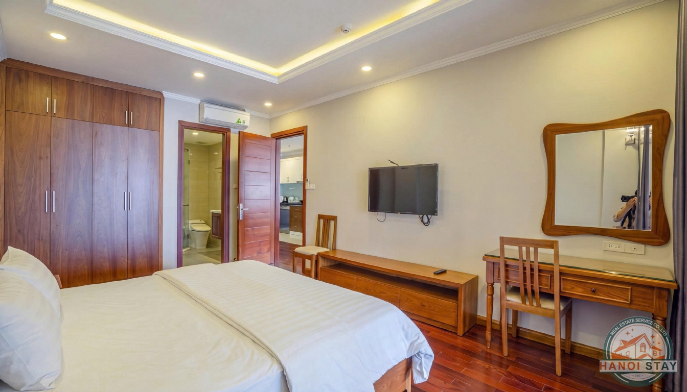 Amazing Lakefront 02 bedroom apartment for rent in Xuan Dieu str, Tay ho 8
