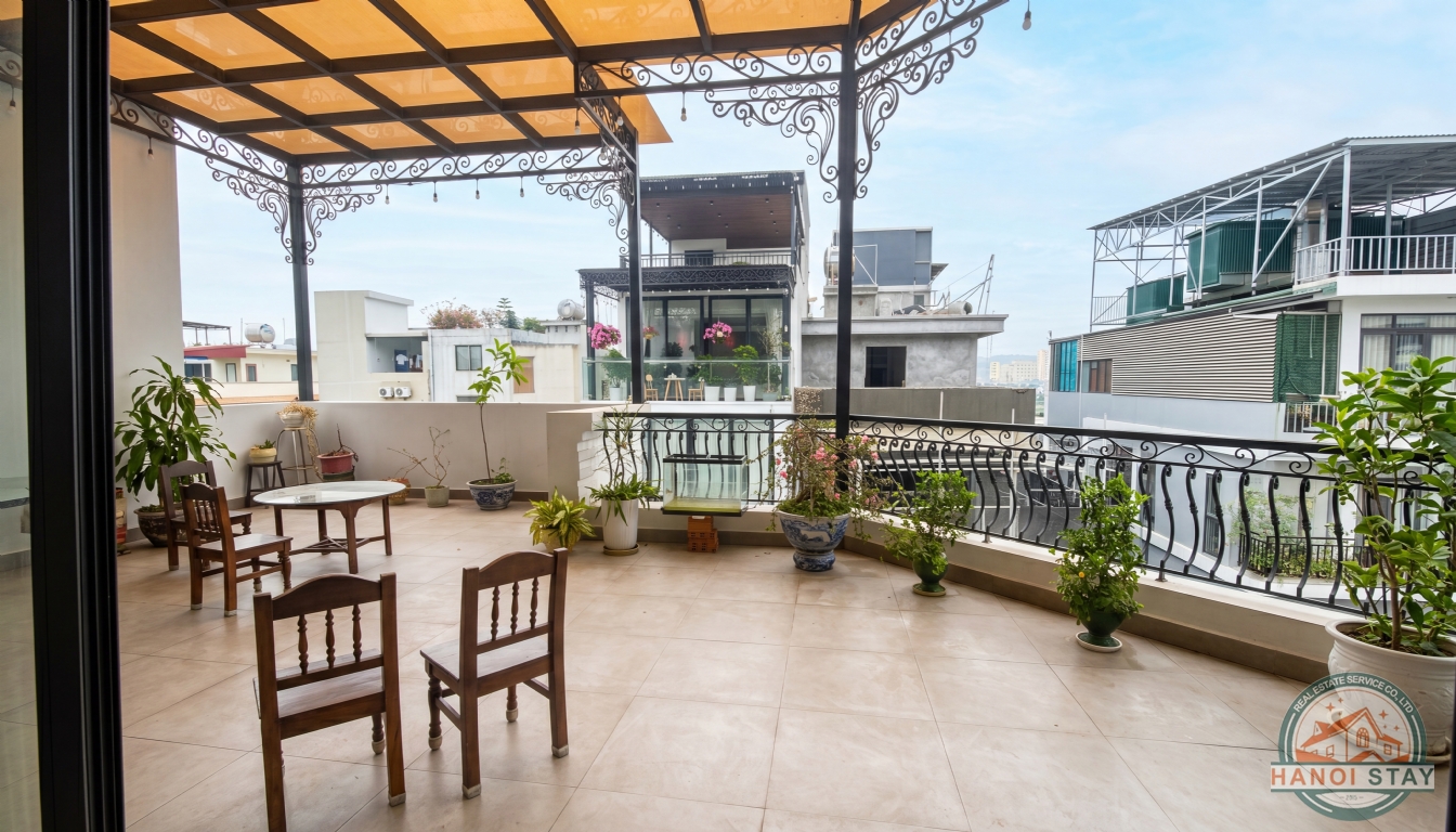 Apartment rental in Long Bient, Big Balcony 1