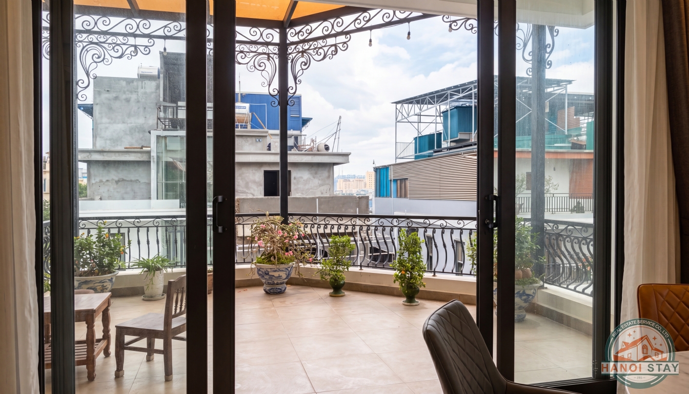 Apartment rental in Long Bient, Big Balcony 2