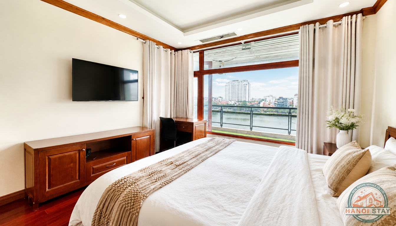 BEAUTIFUL Lake View Apartment in XUAN DIEU AREA, Tay Ho, HUGE BALCONY 1