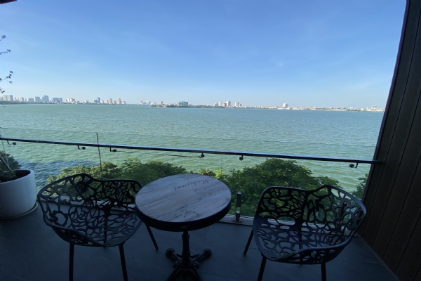 *Breathtaking Lake view Apartment Rental in Hanoi, extravagant furniture*