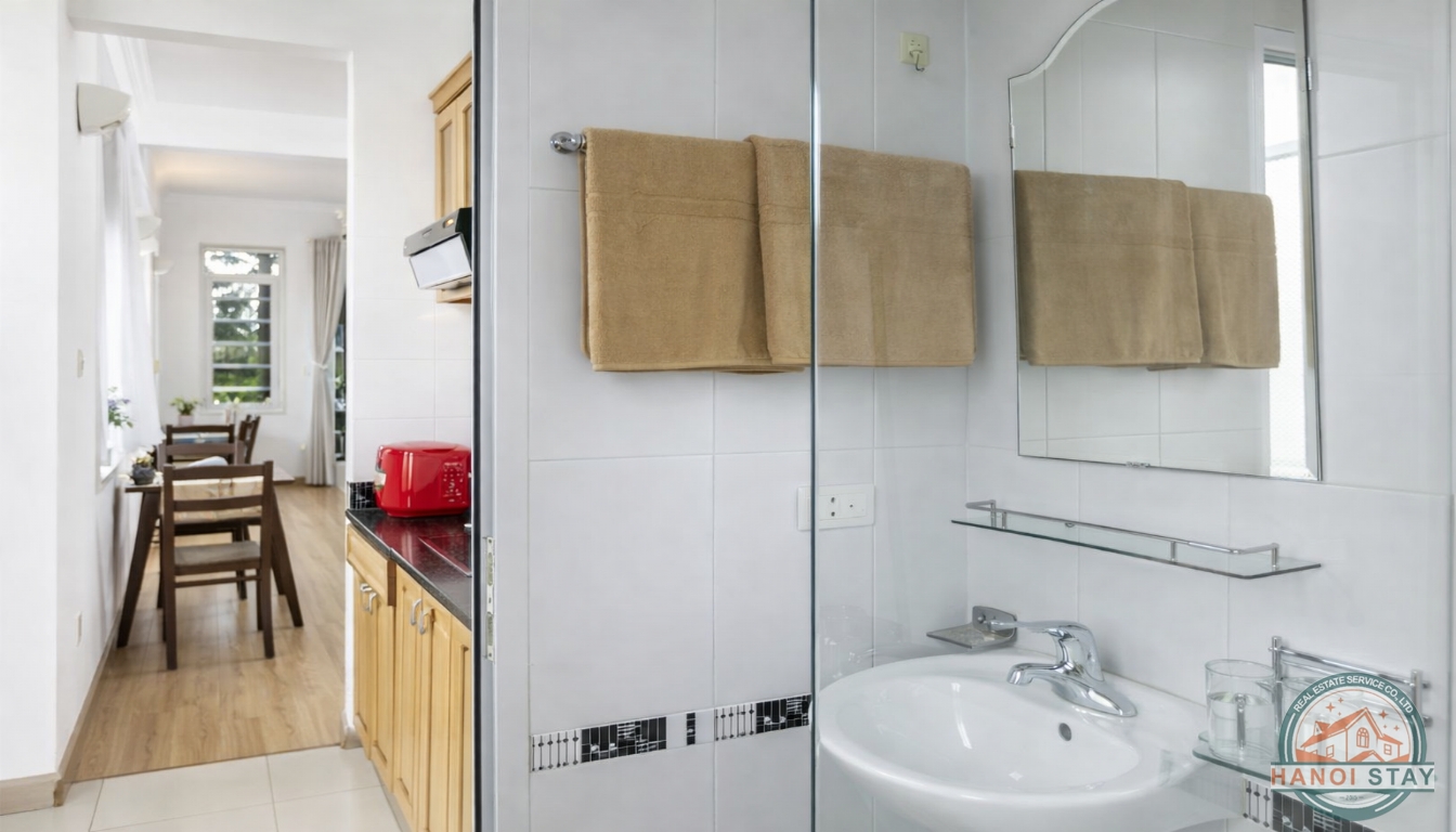 Bright Serviced Apartment for rent in Truc Bach Area, Ba Dinh 3