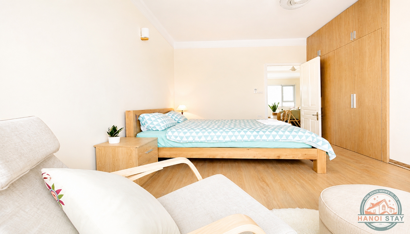 Bright & Well-Designed 2 Bedroom Apartment for rent near Hoang Hoa Tham str, Ba Dinh 2