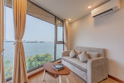 *Deluxe LAKE VIEW Apartment Rental in Central Òf Hanoi, Viet Nam*