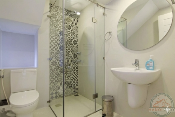 Elegant 3 Bedroom Lake View Apartment for Rent in Hanoi - Ba Mau Lake 4