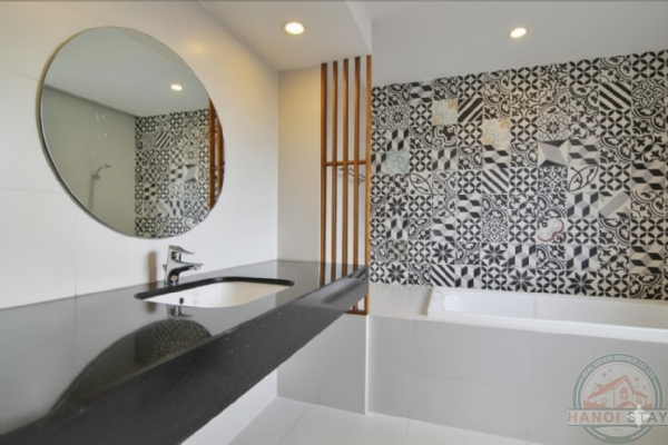 Elegant 3 Bedroom Lake View Apartment for Rent in Hanoi - Ba Mau Lake 10