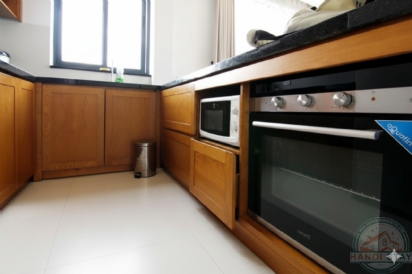 Elegant 3 Bedroom Lake View Apartment for Rent in Hanoi - Ba Mau Lake 10