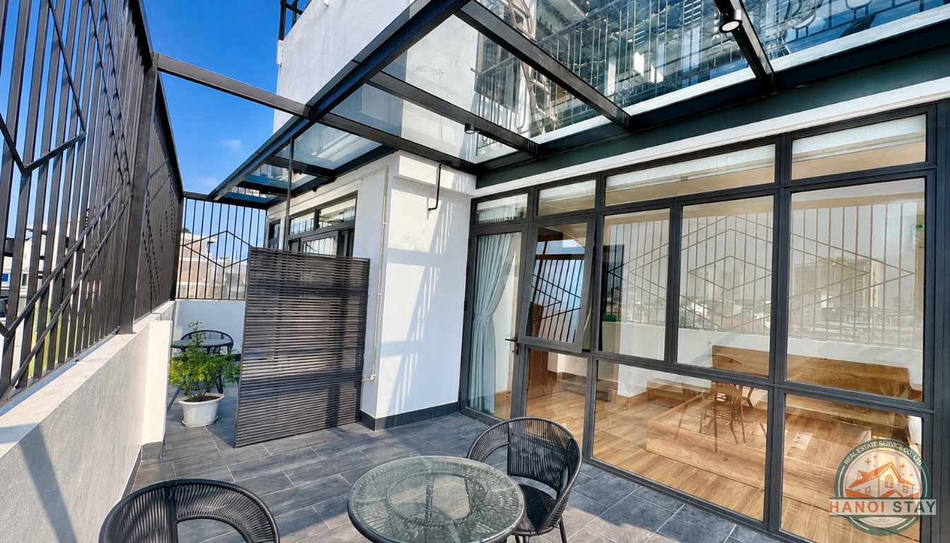 Elegant 3BR Apartment with Balcony & Terrace in Long Bien, Good Price 1