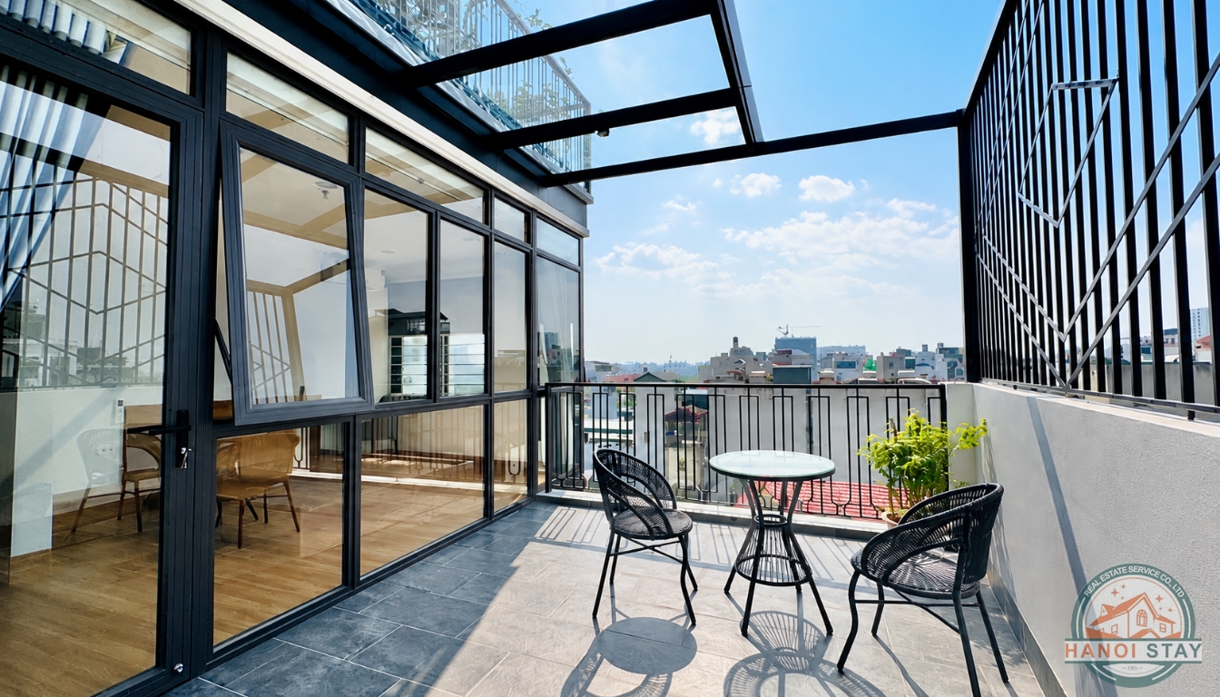 Elegant 3BR Apartment with Balcony & Terrace in Long Bien, Good Price 3