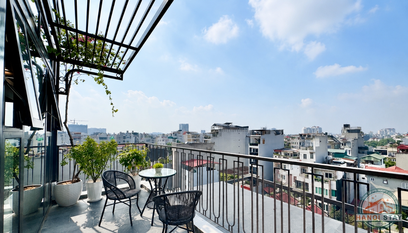 Elegant 3BR Apartment with Balcony & Terrace in Long Bien, Good Price 5