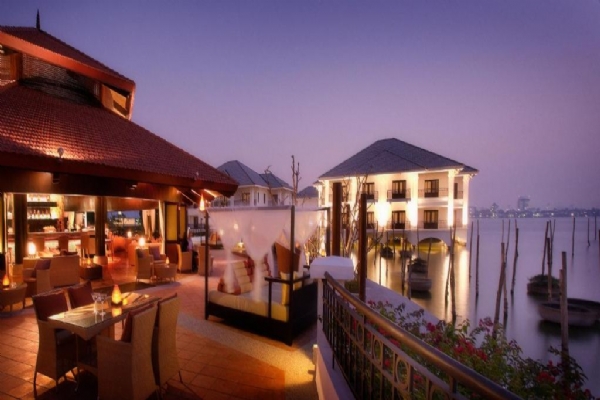 For Rent: Island Villa on West Lake | 3BR, 2BA | 173m²