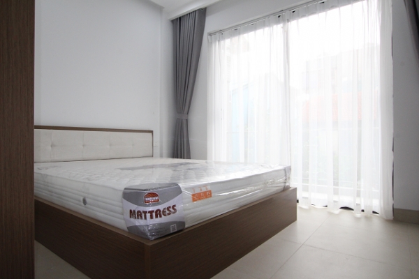 *Get-away One Bedroom Property For Rent in Tay Ho District*