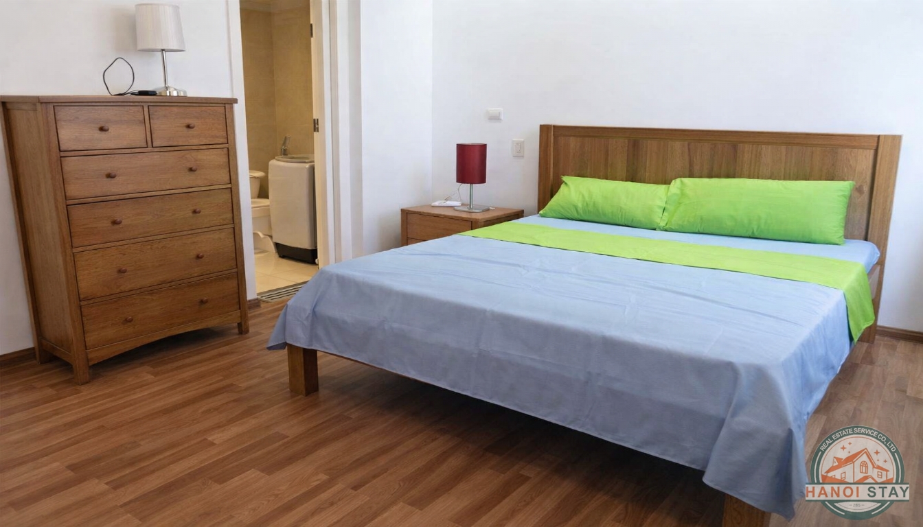 Good Size Apartment for rent in Hoang Hoa Tham str, Ba Dinh, Budget Price 5