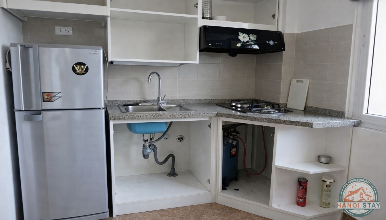 Good Size Apartment for rent in Hoang Hoa Tham str, Ba Dinh, Budget Price 7