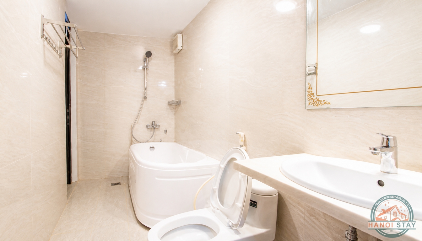 Good Size One BR Apartment for rent in Doi Can area, Ba dinh 8