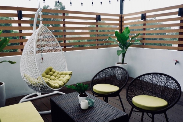 *Gorgeous 02 Bedroom Apartment Rental with Beautiful Balcony in Hoan Kiem, near Hanoi Opera House*