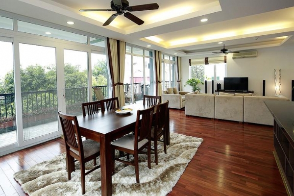 *Gorgeous 04 bedroom apartment for rent in Tay Ho Hanoi, Large living space*