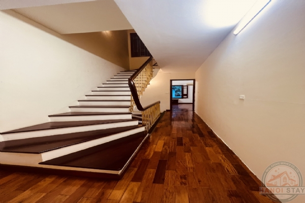 💥 RARE FIND: SPACIOUS 4-BED TOWNHOUSE ON DANG THAI MAI - TAY HO 2