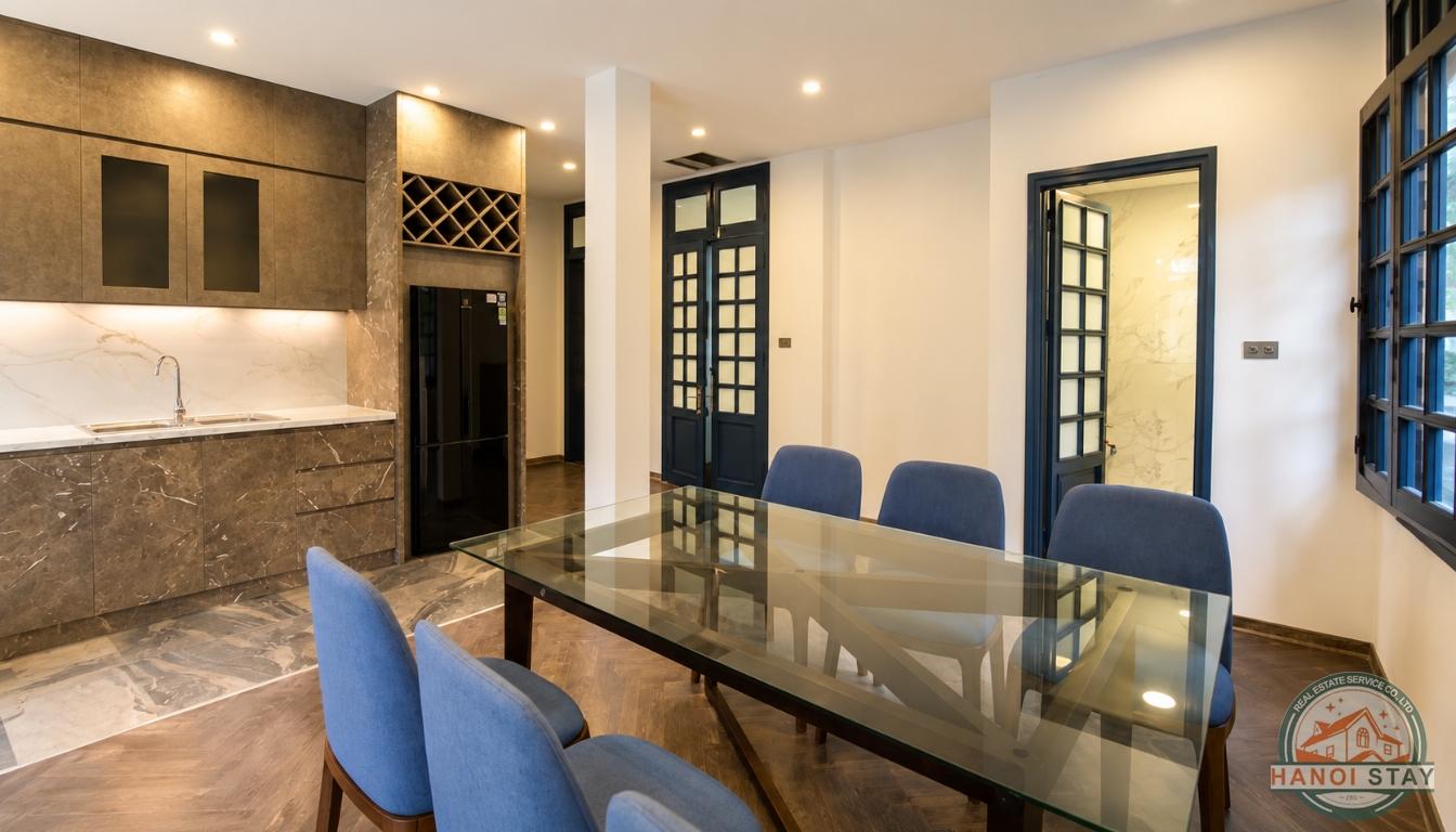 LAKE VIEW 2 Bedroom apartment for rent in Tu Hoa Area, Tay Ho 2
