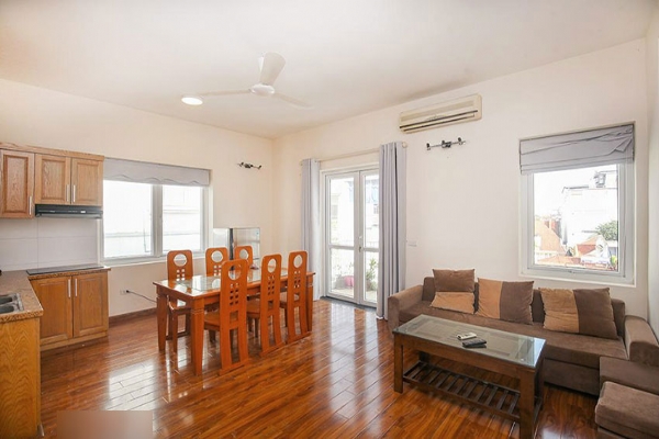 *Light & good size Tay Ho apartment Rental, Breezy Balcony*