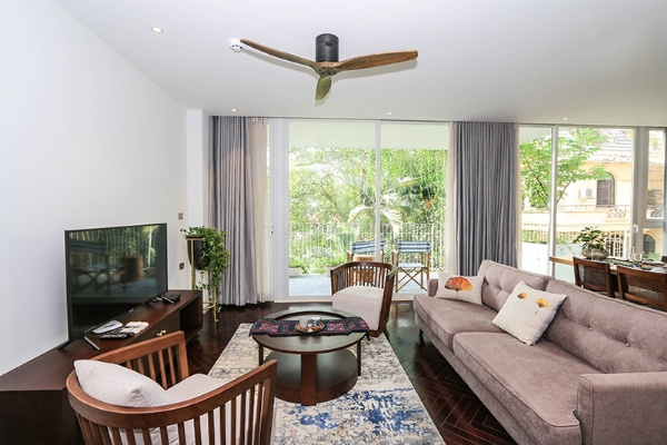 Spacious Three bedroom Apartment Rental with Modern Furniture in Dang Thai Mai St, Tay Ho