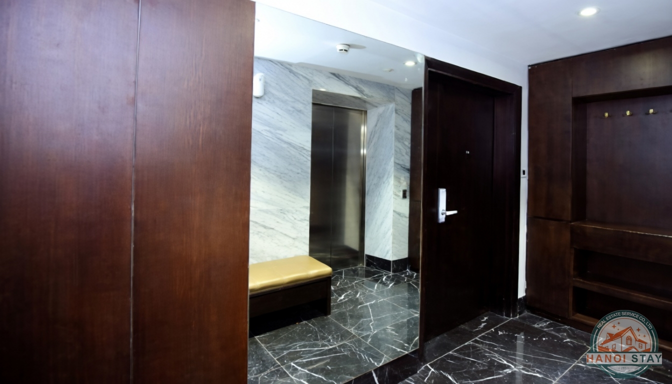 Luxury 3-Bedroom Apartment in the Heart of Hoan Kiem 3