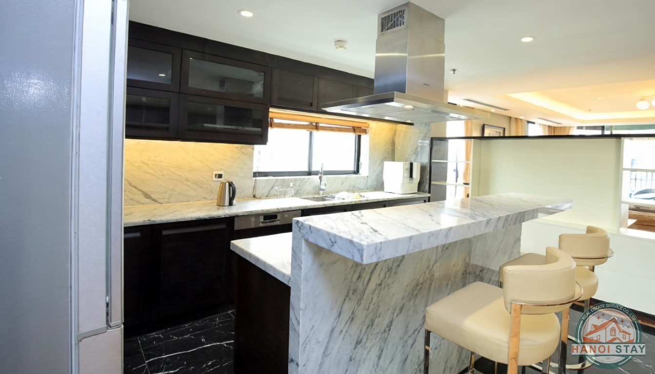 Luxury 3-Bedroom Apartment in the Heart of Hoan Kiem 32