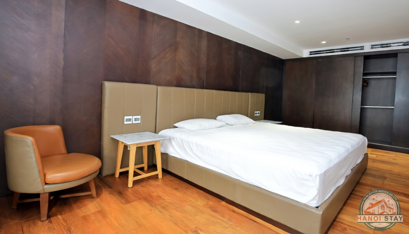 Luxury 3-Bedroom Apartment in the Heart of Hoan Kiem 6