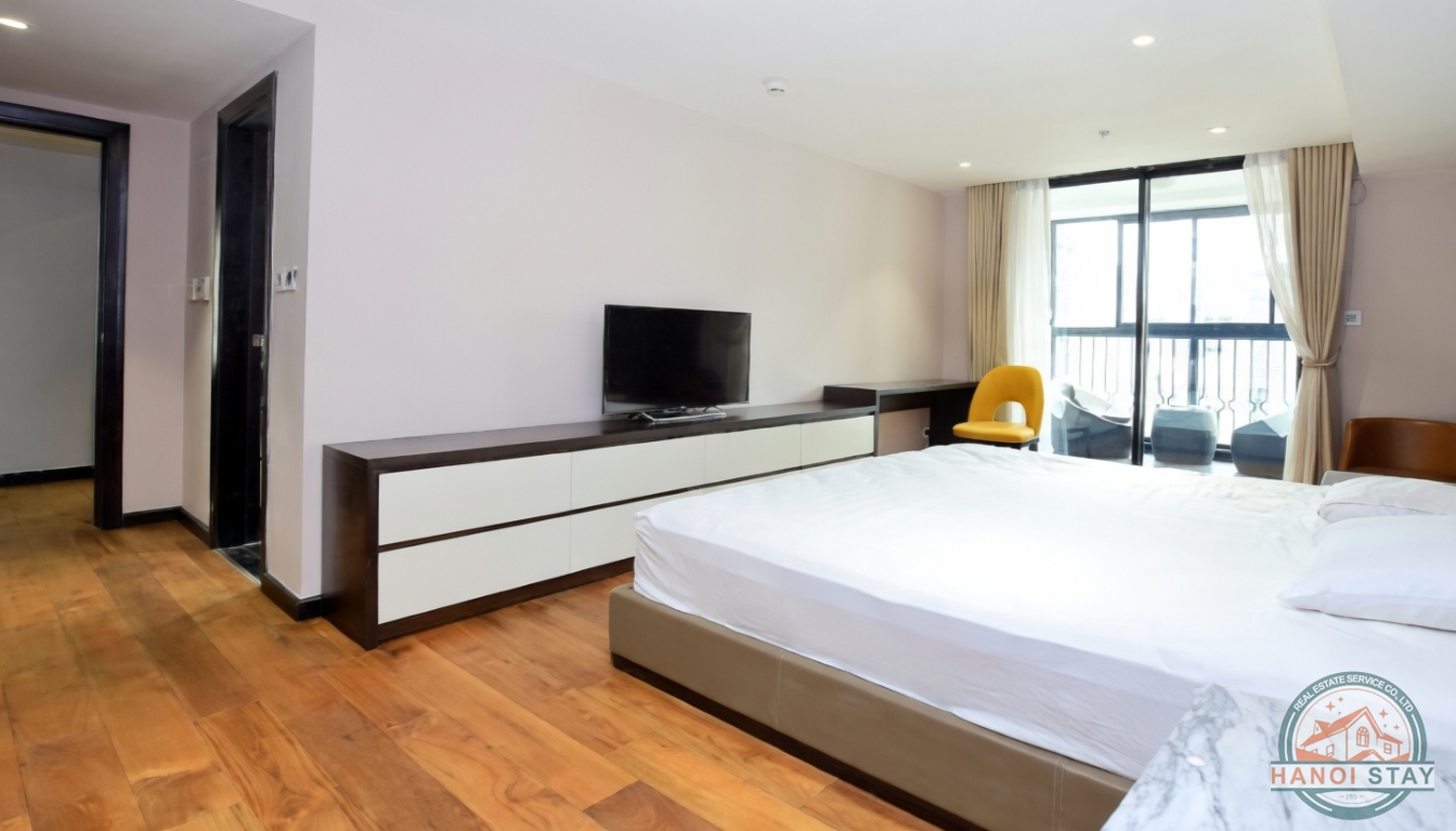 Luxury 3-Bedroom Apartment in the Heart of Hoan Kiem 27
