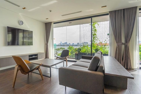 *Magnificent & Beautiful View 03 Bedroom Apartment Rental in To Ngoc Van str, Tay Ho*