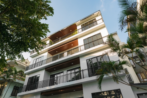 Peaceful 4BR Apartment with Beautiful Design and Lake Views in Xuan Dieu, Tay Ho