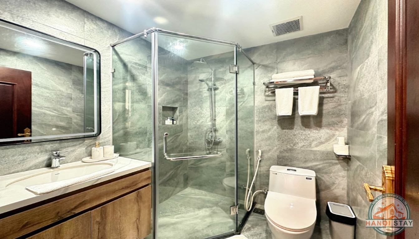 PENT HOUSE APARTMENT FOR RENT IN NHAT CHIEU AREA, TAY HO 6