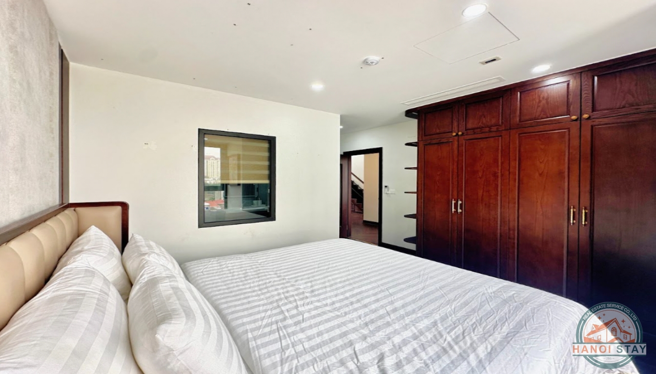 PENT HOUSE APARTMENT FOR RENT IN NHAT CHIEU AREA, TAY HO 7