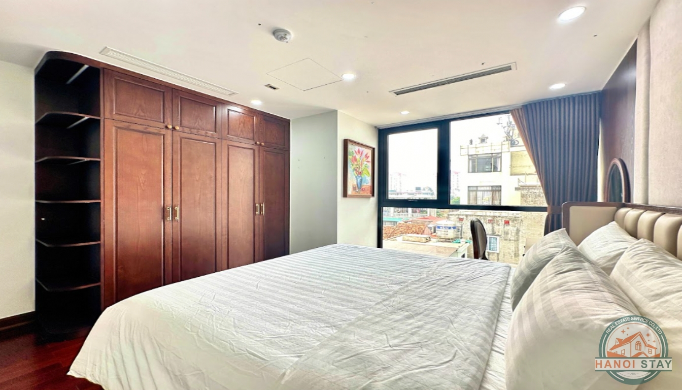 PENT HOUSE APARTMENT FOR RENT IN NHAT CHIEU AREA, TAY HO 8
