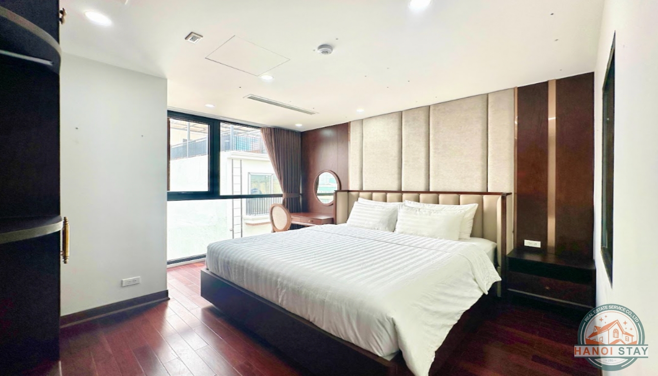 PENT HOUSE APARTMENT FOR RENT IN NHAT CHIEU AREA, TAY HO 9