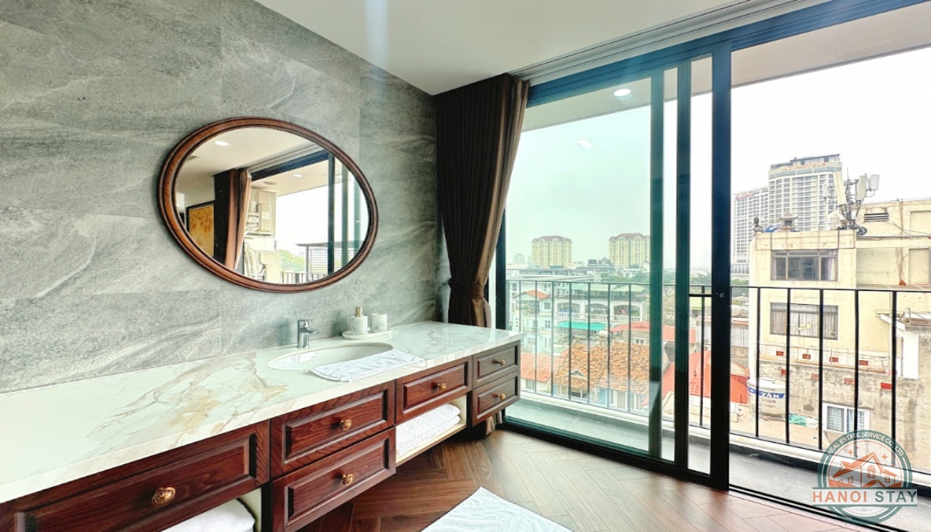 PENT HOUSE APARTMENT FOR RENT IN NHAT CHIEU AREA, TAY HO 1