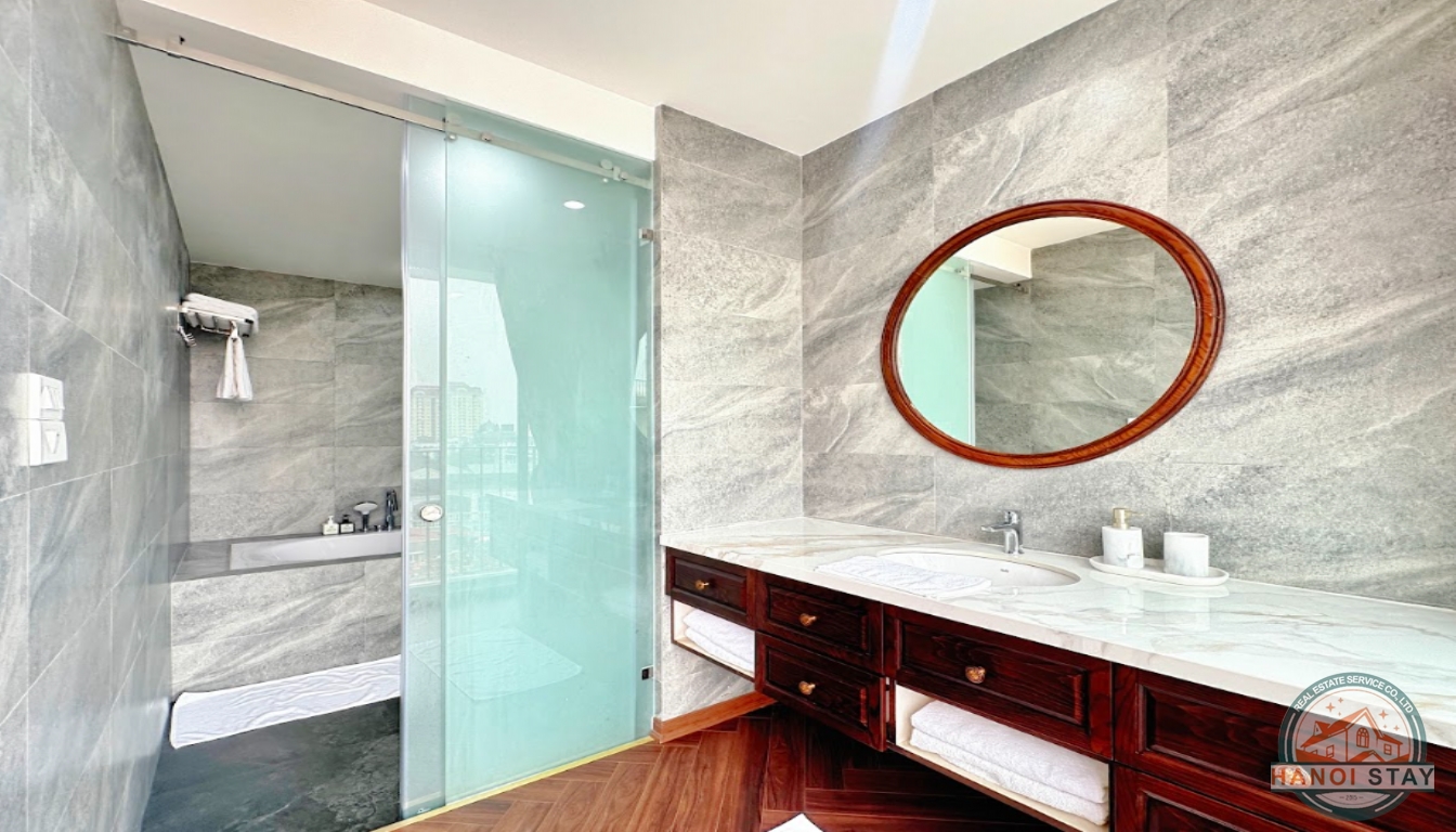 PENT HOUSE APARTMENT FOR RENT IN NHAT CHIEU AREA, TAY HO 2
