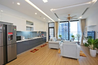 *Premium Three Bedroom Apartment For Rent in Vinhomes Metropolis*