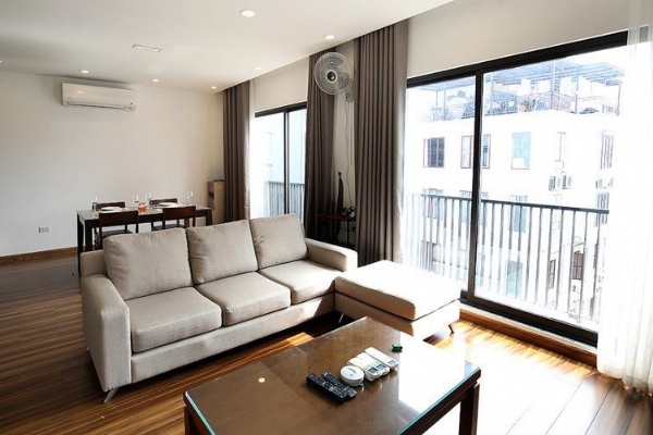 *Quality 4 star serviced apartment Rental right on the windy West Lake*