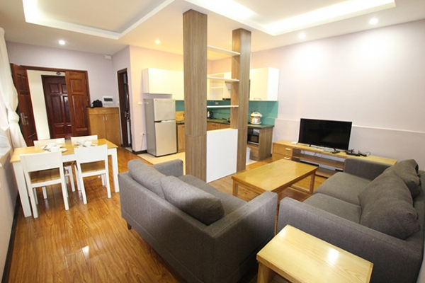 Tận hưởng căn hộ 2PN  cho thuê hiện đại với sân thượng tuyệt đẹp tại trung tâm quận Tây Hồ, Thành Phố Hà Nội