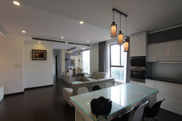 *Spacious Bright Rental 03 bedroom serviced apartment near Thong nhat Park & Vincome Center*