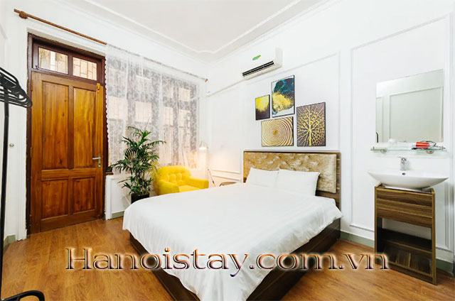 Spaciousfull Of Light 6 Bedroom House For Rent In Center Of