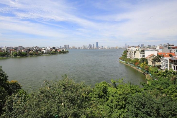*Spacious Lake View 03 Bedroom Apartment For rent in Xuan Dieu str, Tay Ho*