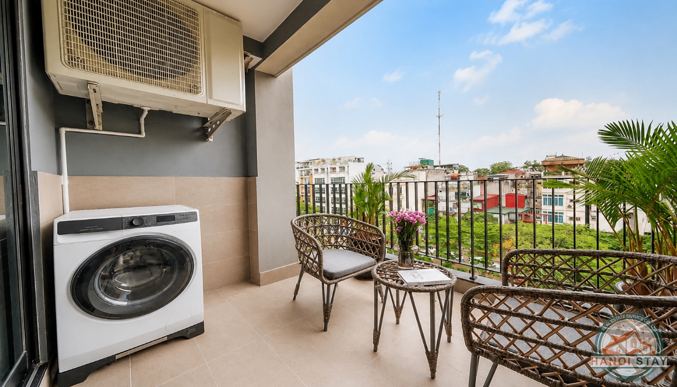 Lake View 03 Bedroom Apartment For Rent in Truc Bach Area, Ba Dinh 5