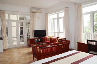 Very Bright Apartment Rental in Xuan Dieu str, Tay Ho